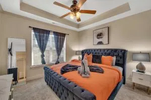 Cozy 2B Townhouse - King Bed - Concord