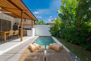 Villa Diana 2 - Private 2BR Villa near Nyanyi Beach & Luna Beach Club