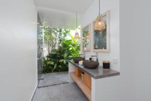 Villa Diana 1 - Private Luxury 1BR Hideaway next to Nyanyi Beach