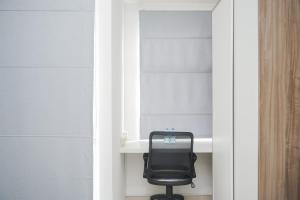 Modern Studio with Cozy Design Serpong Garden Apartment By Travelio