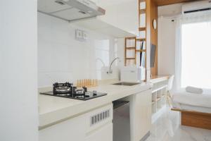 Comfy Studio at Sky House BSD Apartment By Travelio