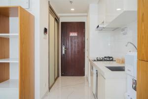 Comfy Studio at Sky House BSD Apartment By Travelio