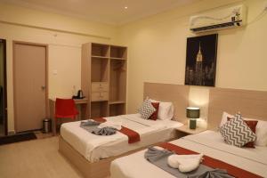 Hotel Green parrot