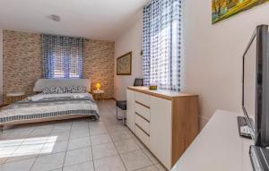 Awesome Apartment In Medulin With Wifi