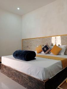 Varanasi travels and lodge