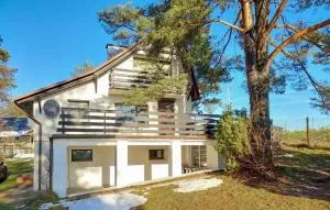 Awesome Home In Stezyca With Wifi - 韦茨泽基斯韦斯基