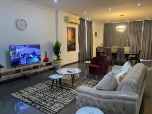 2BD Retreat Townhouse by Ghana's President's House - Nima