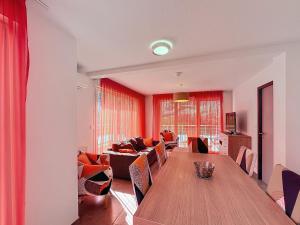 Appartements Bel F3 climatise avec parkings, terrasse et vue sur montagnes a 50m du centre et des thermes - FR-1-451-213 : photos des chambres