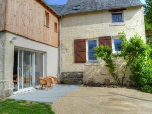 Maisons de vacances Gite de charme en Touraine avec spa et jardin prive - FR-1-381-610 : photos des chambres