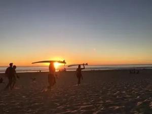 Maisons de vacances Bungalow Confort Gastes Jacuzzi : photos des chambres