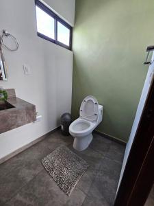 A2P Preciosa casa con habitación abajo en Acacia Residencial