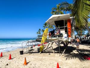 AC Ocean View 2b 2b condo across Magic Sands beach