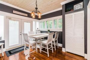 The Osceola Historic District Charm - 10 Minute Walk to FSC & Downtown Lakeland