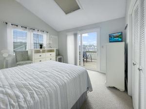 Seascapes W153 Fantastic condo steps away from Wells Beach and town center 1900