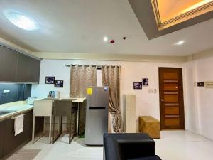 Sheryll Escapes - Kandi comfortable studio with fast WiFi & free housekeeping