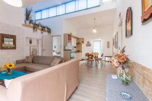 Alcamo Pool House - Happy Rentals