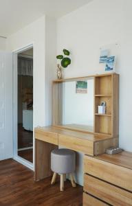 Sans stay, Free Wine, Projector, 3min Station