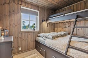 Cozy Cabin Retreat in Jaren, Norway - Private Entrance BBQ Area