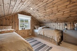 Cozy Cabin Retreat in Jaren, Norway - Private Entrance BBQ Area