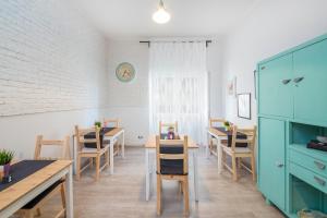 Rome To You- The Place to be&B