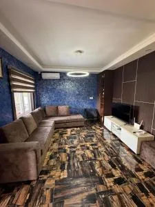 Modern 2BHK in Prime Location - Rānīpauwa