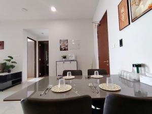2 Bedroom Garden and Sea View