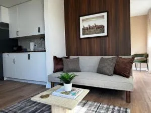 The Sylmar House - سيلمار