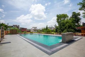 Palm Familia-6BHK Italian Farmhouse with Cook