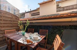 1 bed, center of Nice with AC