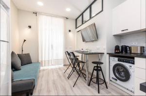 1 bed, center of Nice with AC
