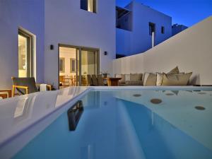 The bright and elegant Villa Akira