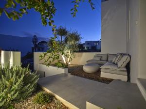 The bright and elegant Villa Akira