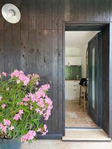 Maisons de vacances Tiny house avec spa en Dordogne : Maison 1 Chambre