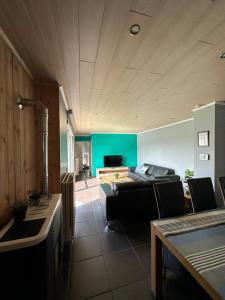 THE120 work or holiday home