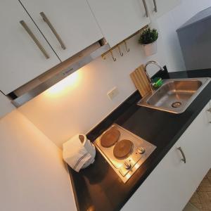 Jazz Residences Makati, Spacious Room by Lynz staycation