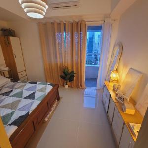 Jazz Residences Makati, Spacious Room by Lynz staycation