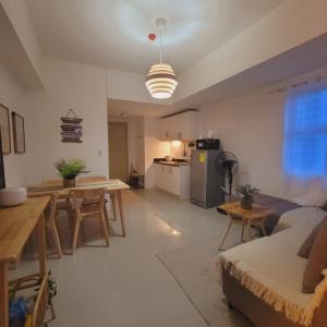Jazz Residences Makati, Spacious Room by Lynz staycation