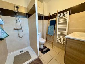 Maisons de vacances Maison 3 chambres avec jardin et spa : photos des chambres