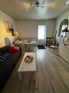 Maisons de vacances Maison 47m2 meublee 200m plage : photos des chambres