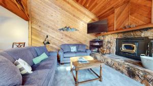 Mammoth Sierra Townhomes #38 condo