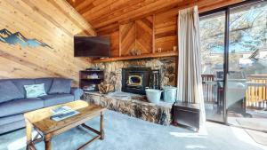Mammoth Sierra Townhomes #38 condo