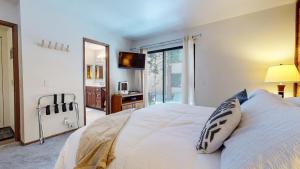 Mammoth Sierra Townhomes #38 condo