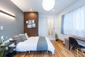 Direct access to Narita Airport 42 minutes Asakusa Skytree Direct access 3Bed 6 people