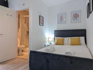Modern Double Room w Private Bath & Free Parking