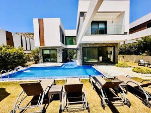 Luxury Villa Swan 5 with Private Pool