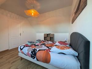 Maisons de vacances Saint Ho Mer Maison lumineuse vue mer 8 pers 4 chambres 2 sdb 2 WC etage renove en 2025 belle terrasse grand jardin clos parking 8 mn a pied petite plage grand jardin pres de Port en Bessin, Bayeux et plage Omaha beach : photos des chambres