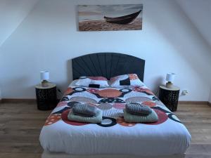 Maisons de vacances Saint Ho Mer Maison lumineuse vue mer 8 pers 4 chambres 2 sdb 2 WC etage renove en 2025 belle terrasse grand jardin clos parking 8 mn a pied petite plage grand jardin pres de Port en Bessin, Bayeux et plage Omaha beach : photos des chambres