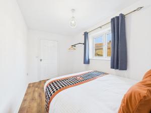 NEW Prestbury Place by Signature Stays - 5 Bedroom House Near Cheltenham Racecourse