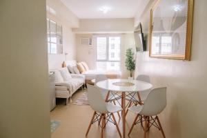 Minimalist Chic City Loft