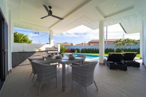 New Modern 3 Bedroom Villa - MB35